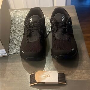 Cloud black new size 8